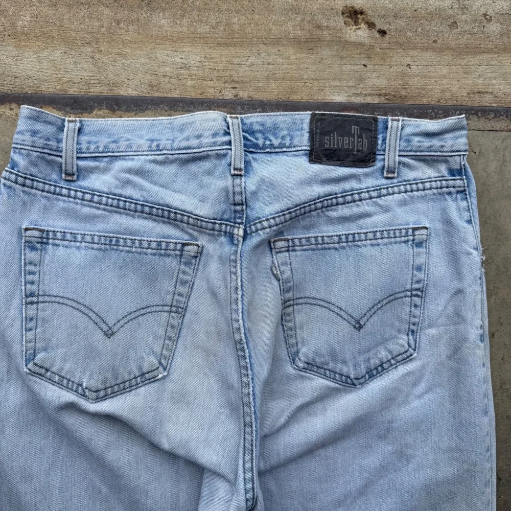 Vintage Levis‎ SilverTab Straight Relaxed Light Wash Baggy Denim Jeans 36x32 90s